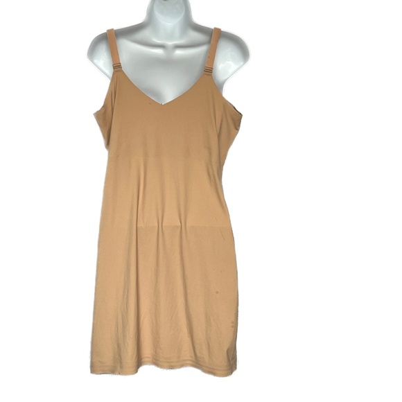 Knix LuxeLift Shapewear Slip Size XL Adjustable Strap Wireless Tan Removable Pad - Picture 3 of 6